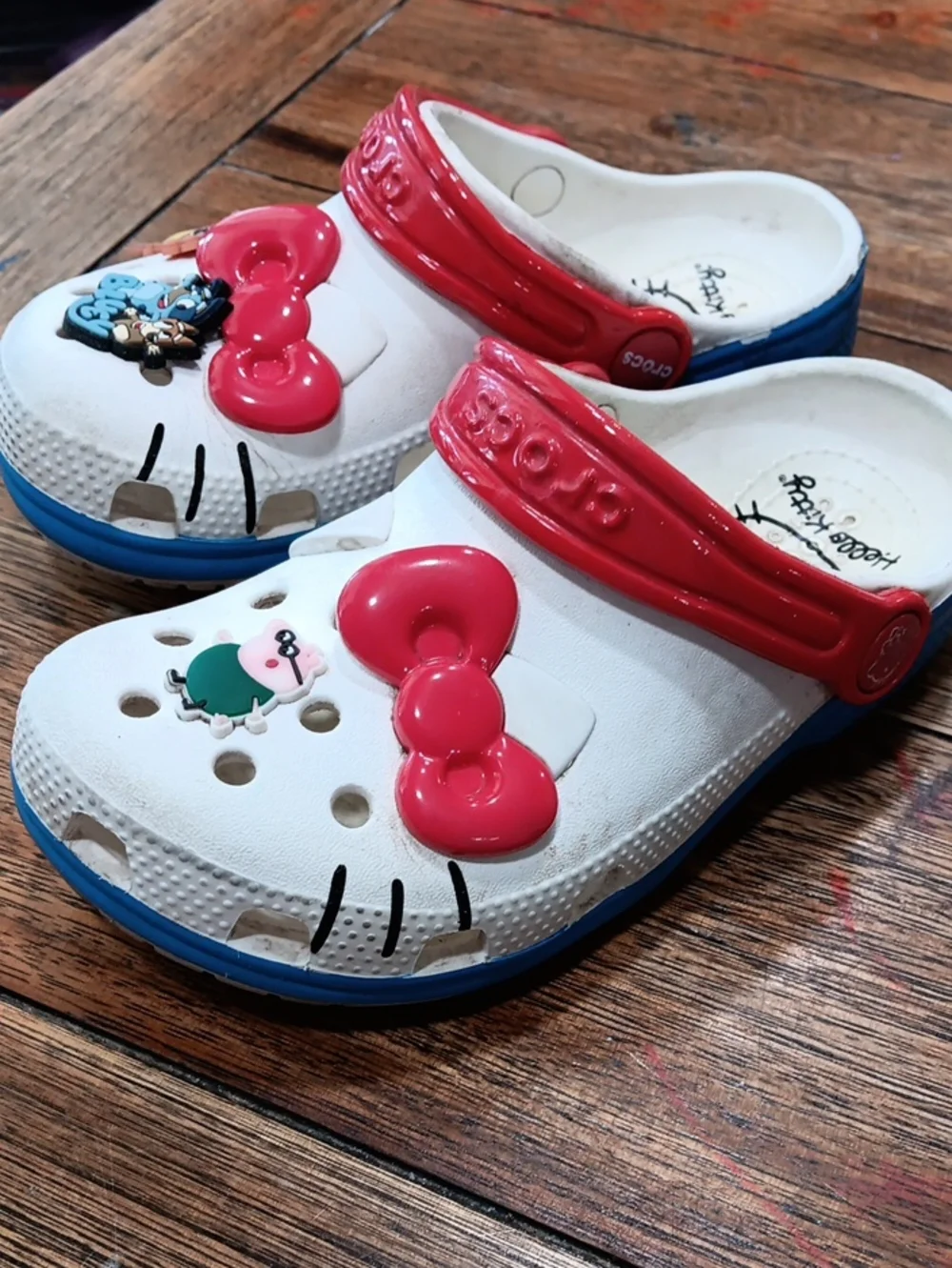 CROCS comfortable white
